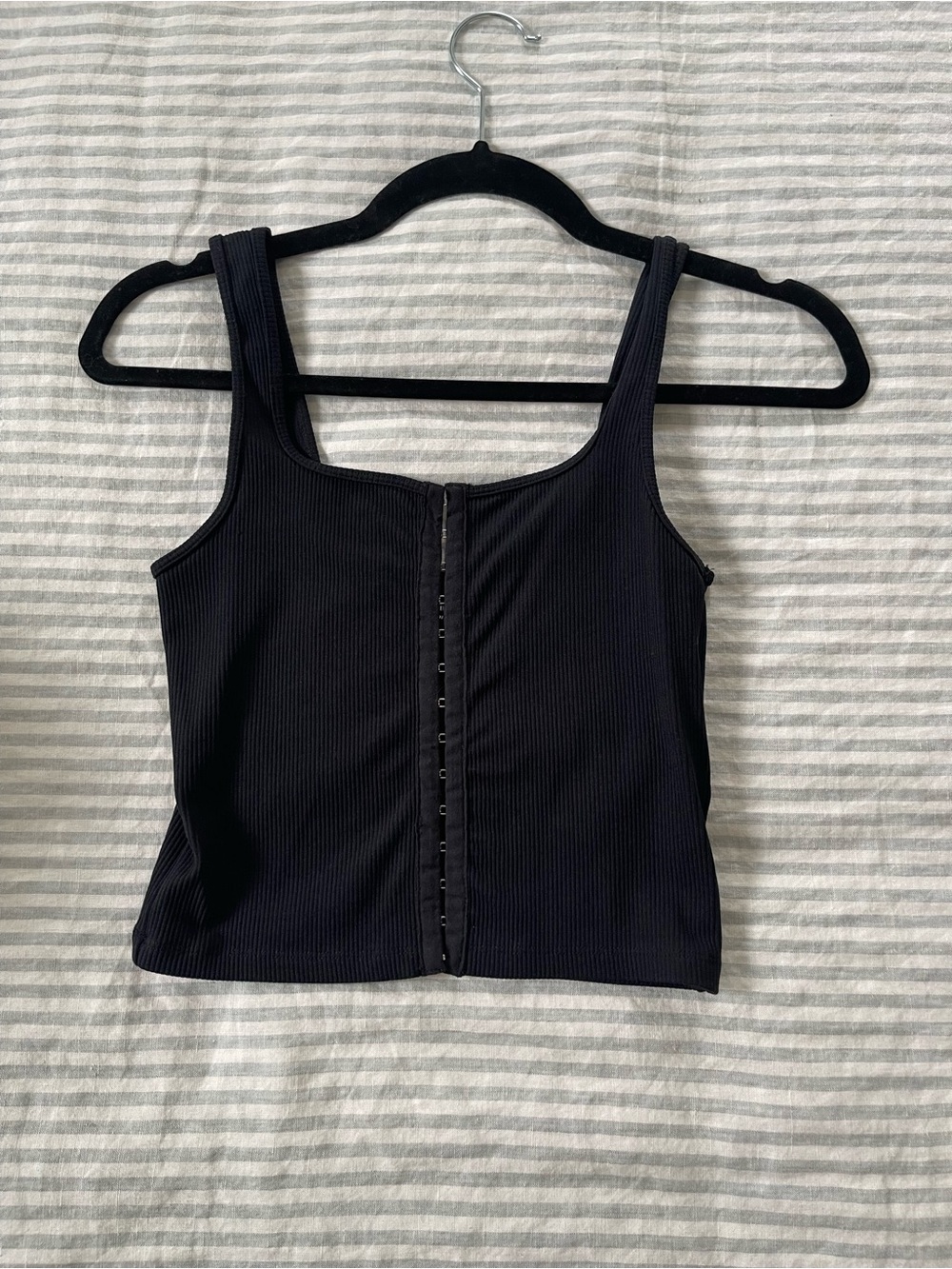 Abercrombie & Fitch Black Ribbed Hook-and-Eye Crop Tank